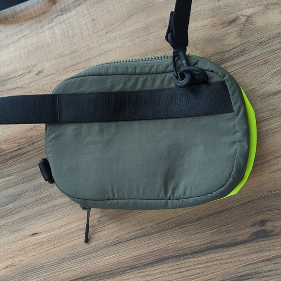 lululemon athletica Navy Blue, Green And Chartreuse Sling Bag. NWOT - Picture 4 of 11